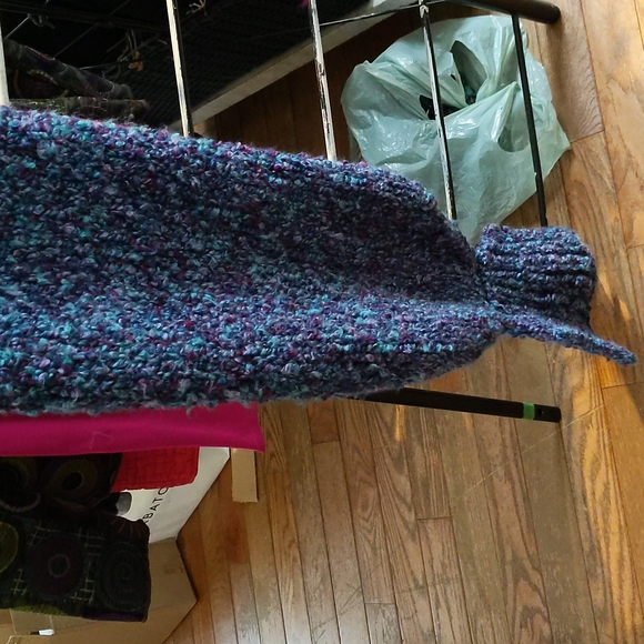 Mermaid hand-knitted blanket - Picture 2 of 2